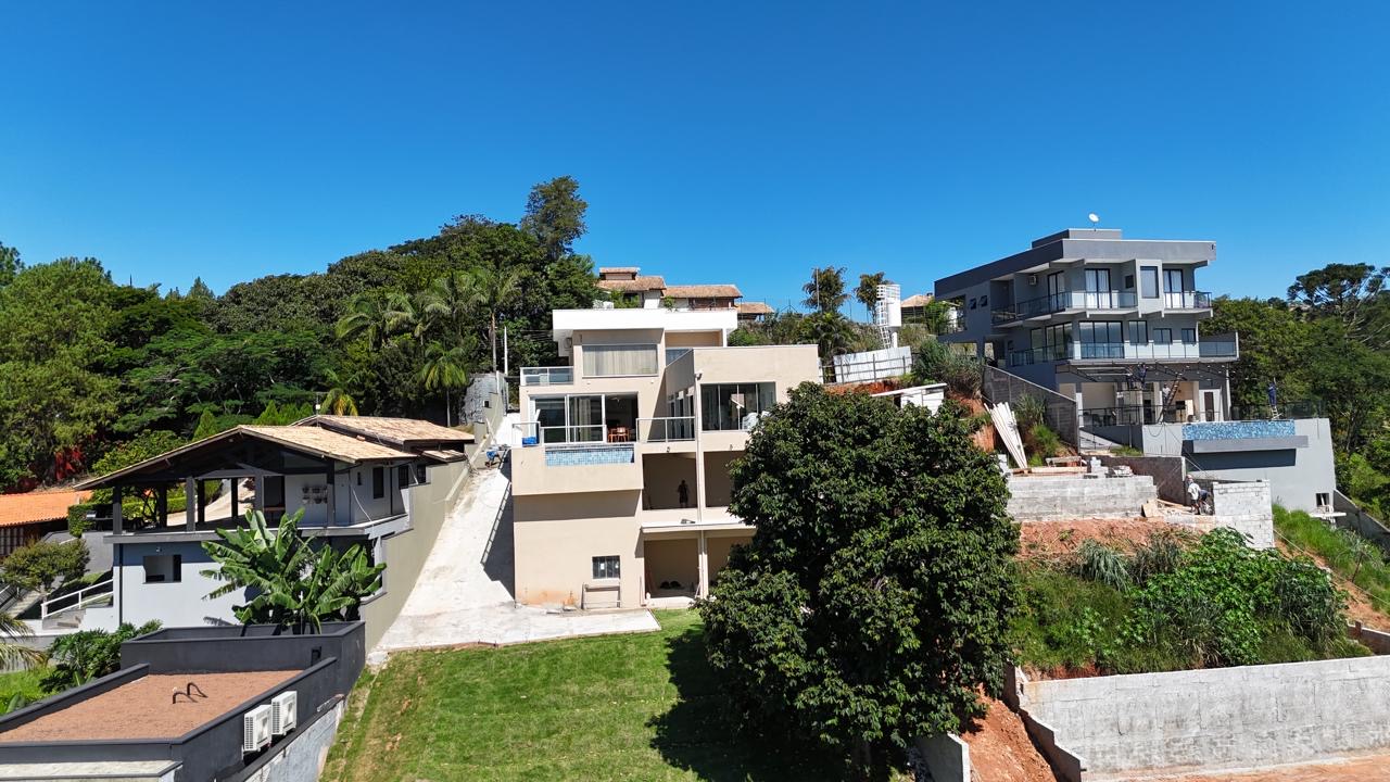 Casa moderna pé na água